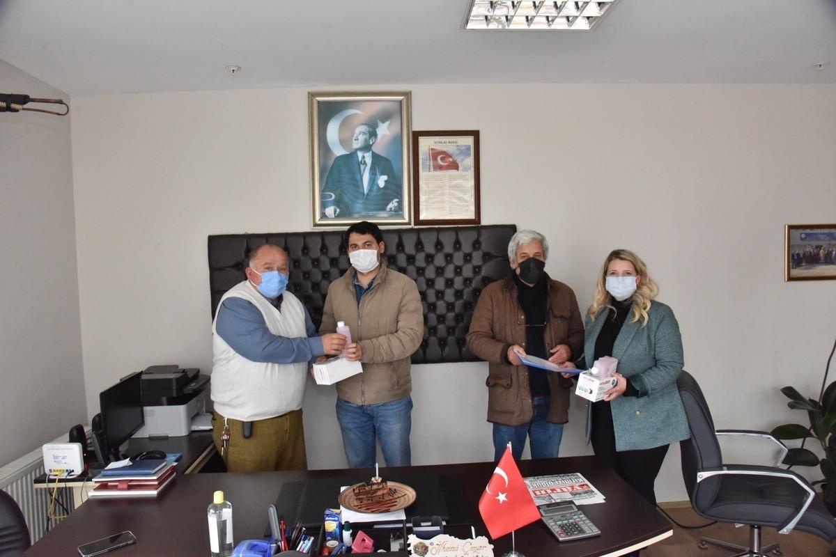 Muhtarlara konuk olup talep ve g&ouml;r&uuml;şlerini alıyorlar