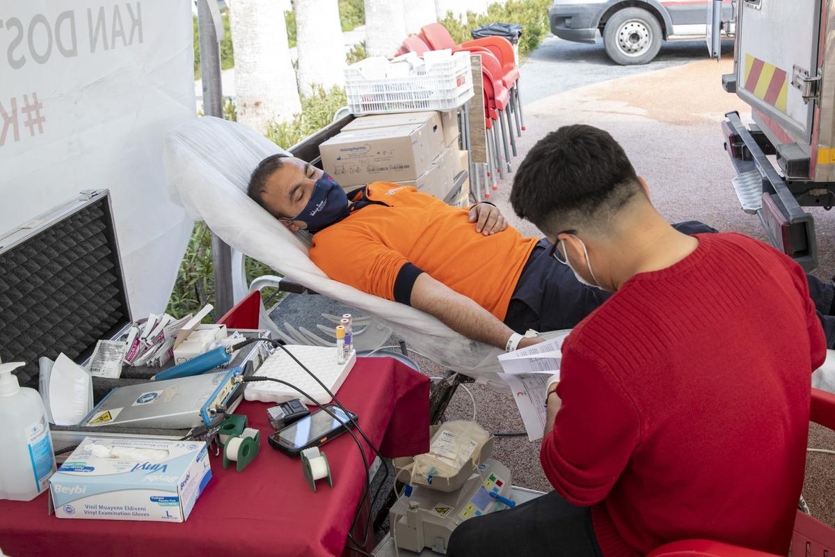 Kan ve k&ouml;k h&uuml;cre bağışı kampanyası yoğun ilgi g&ouml;rd&uuml;