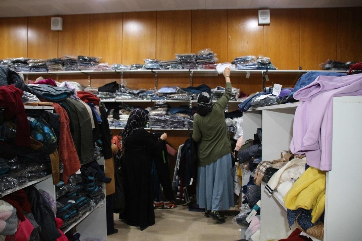 Varto&rsquo;da ihtiya&ccedil; sahibi 4 bin kişiye giyim yardımı
