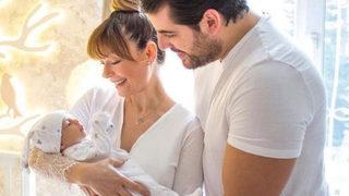 Sinan Güleryüz'den eşi Özge Özder'e romantik kutlama