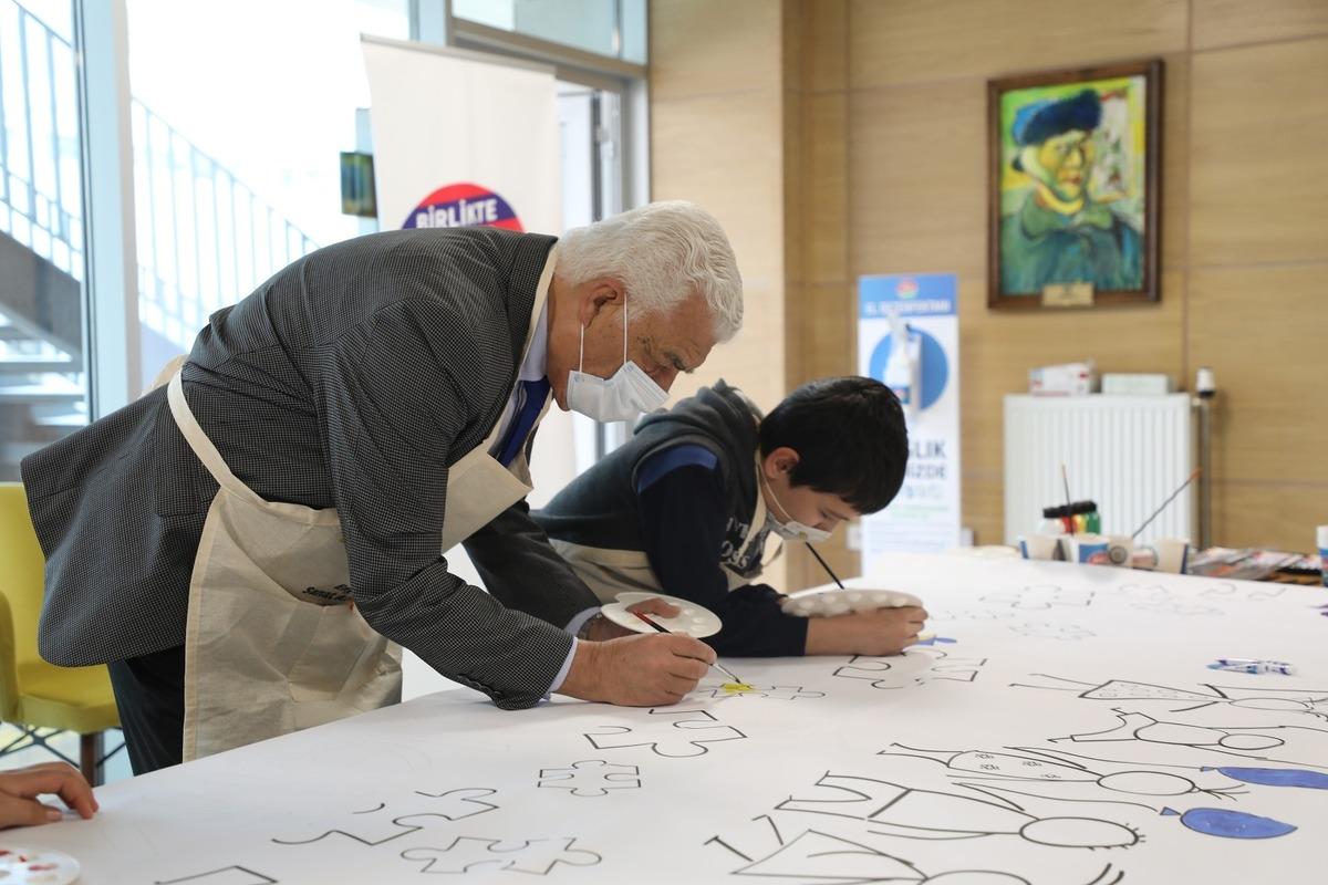 Başkan G&uuml;r&uuml;n Otizmli &ccedil;ocuklarla buluştu