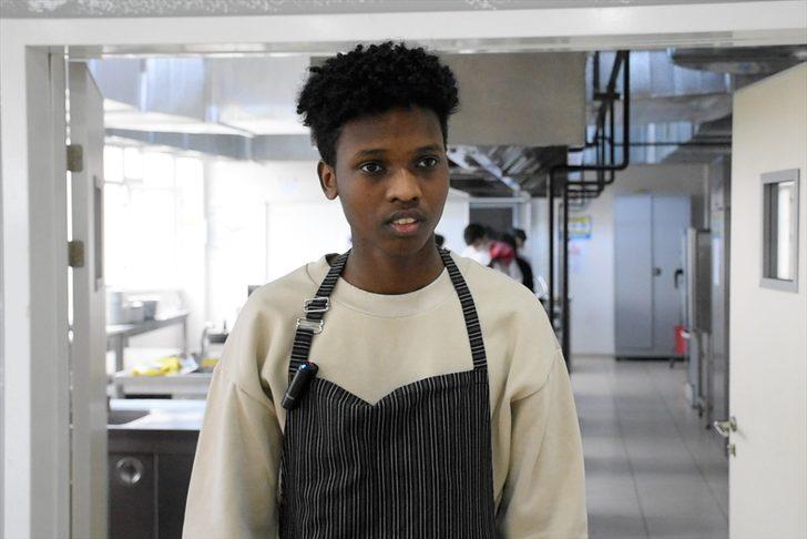 Uluslararası öğrenciler özlem duydukları "anne yemekleri" için arkadaşlarıyla mutfağa girdi G2