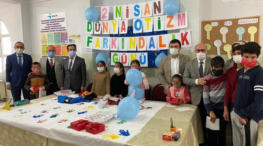 Horasan’da Otizm farkındalık etkinliği