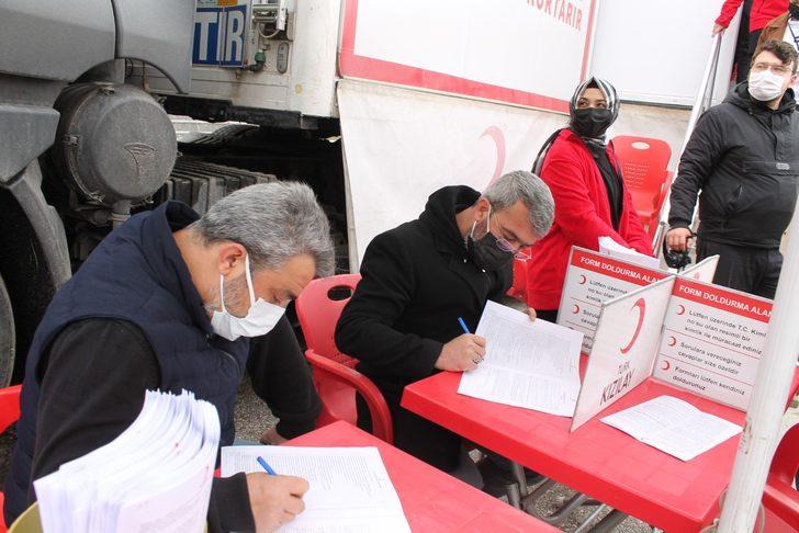 Tosya’da eğitimcilerden Kızılay’a destek G2