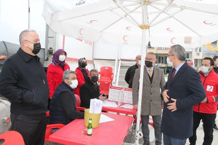 Tosya’da eğitimcilerden Kızılay’a destek G4