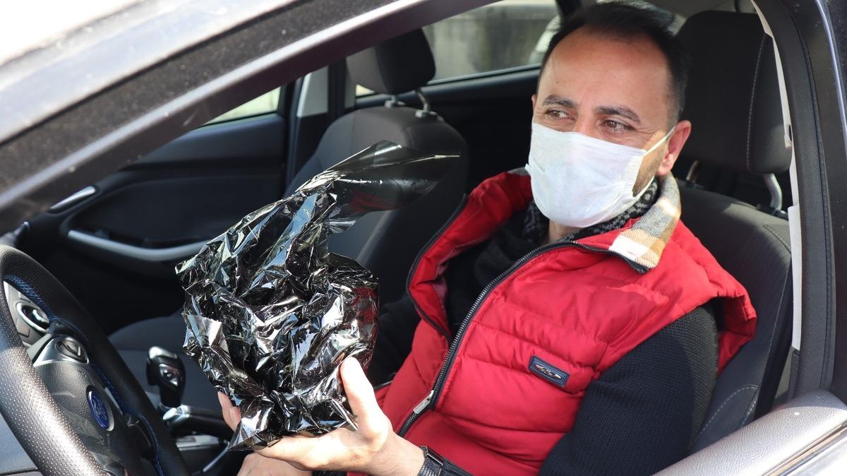 S&uuml;r&uuml;c&uuml;ler ceza yememek i&ccedil;in cam filmlerini s&ouml;kt&uuml;