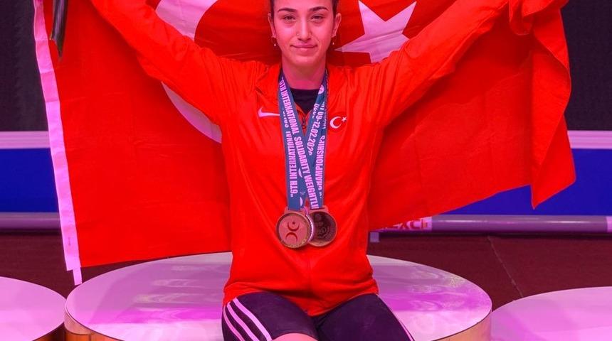 Berfin, Moskova’da altın madalya için mücadele edecek