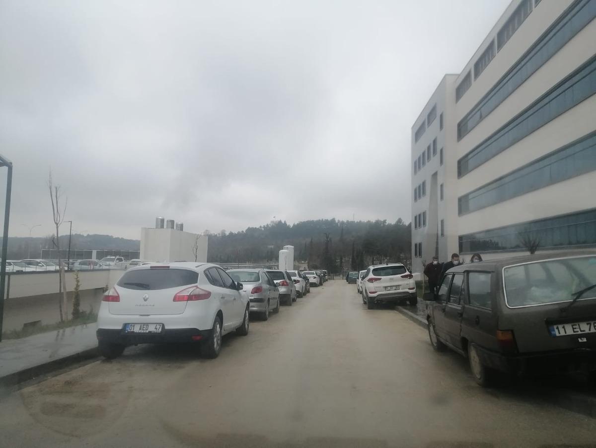 Bilecik Tıp Fak&uuml;ltesi Eğitim ve Araştırma Hastanesinde ara&ccedil; parkı sorunu