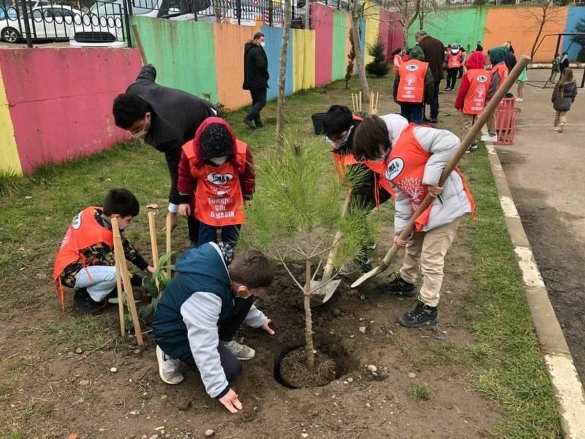 TEMA okullarda ağa&ccedil; sevgisini aşılıyor