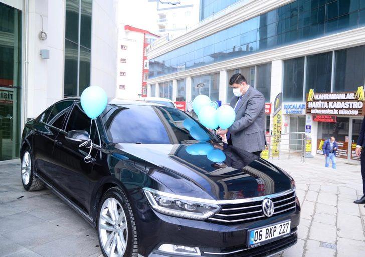 Mavi balonlar farkındalık için havalandı G5