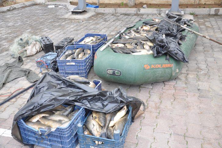 Kızılırmak'ta kaçak yollarla balık avlayan 3 şüpheli yakalandı G3