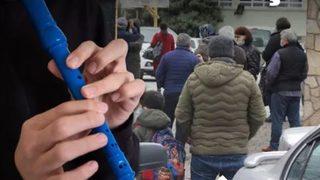 Okulda ortak flüt kullanan 5 öğrencinin ailesinden 14 kişi koronavirüse yakalandı iddiası