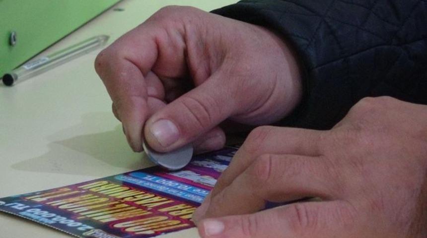 5 TL'lik kazı-kazan kartından 200 bin TL kazandı