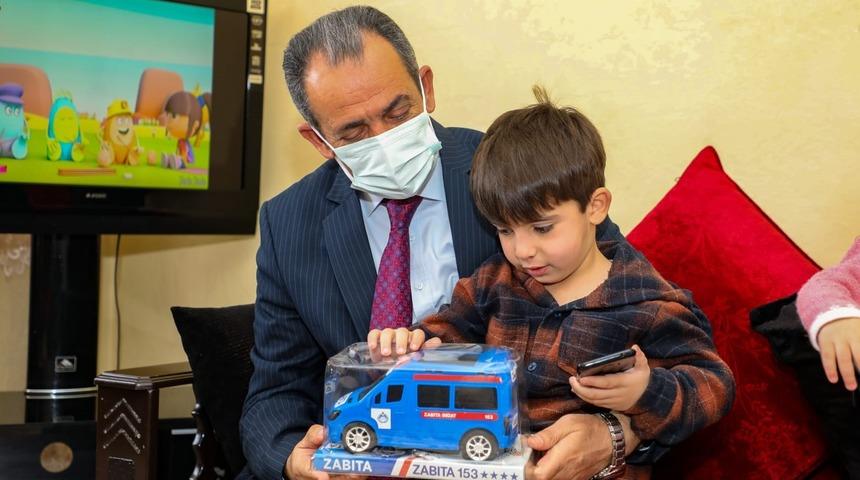 Başkan Tanış otizmli &ccedil;ocukları unutmadı