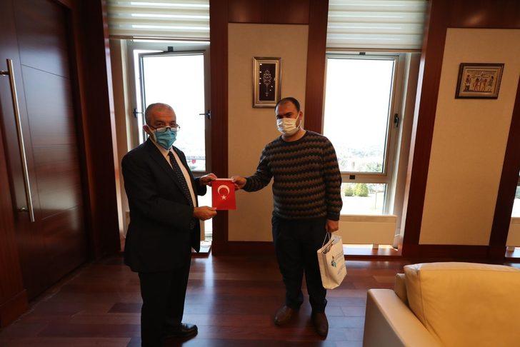 Rektör Dereli’den öğrencilere İstiklal Marşı teşekkürü G5