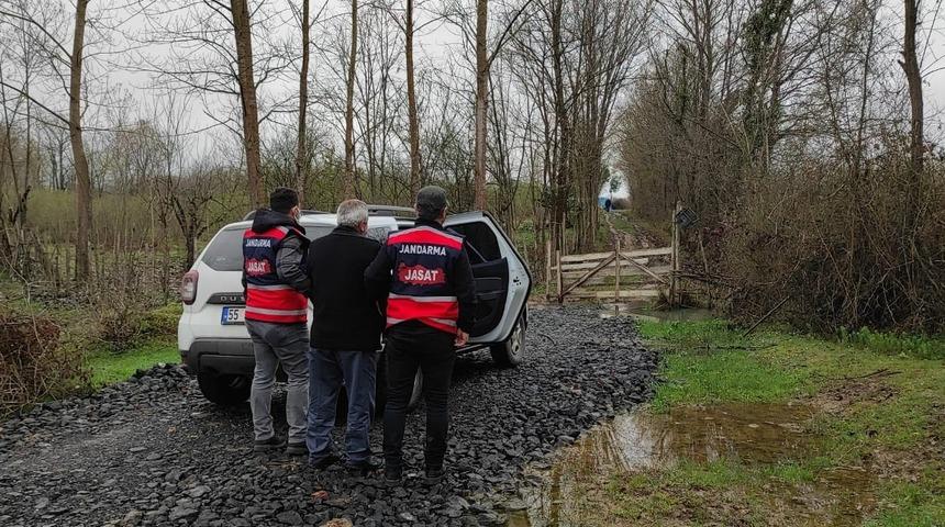 Hapis cezası bulunan 3 şahıs yakalandı.