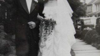 Hayatını kurtaran paraşütten sevdiği kadına gelinlik yapan askerin hikayesi: Maj Claude Hensinger