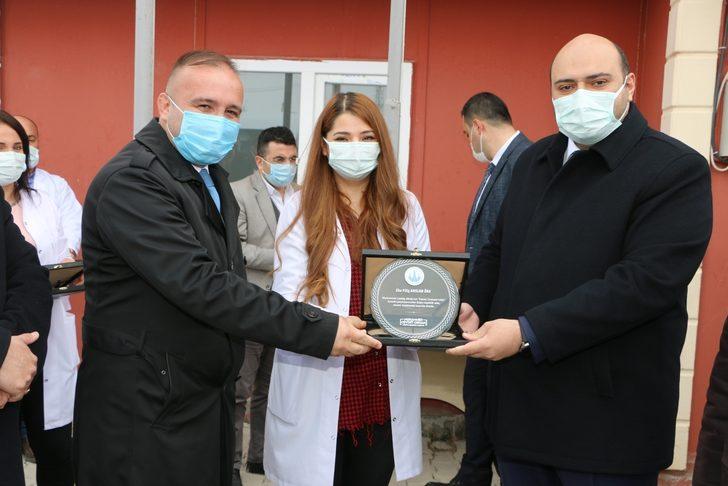 Başkan Orhan’dan sağlık çalışanlarına Kanser Haftası sürprizi G4