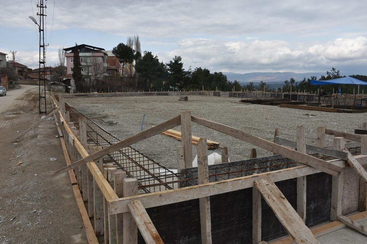 Boyabat halı saha inşaatı başladı