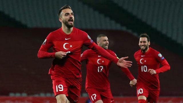  Milli futbolcu Kenan Karaman'ın Kovid-19 testi pozitif çıktı