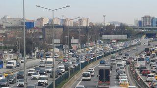 İstanbul’da hafta sonu kısıtlaması öncesi trafik yüzde 70’e ulaştı