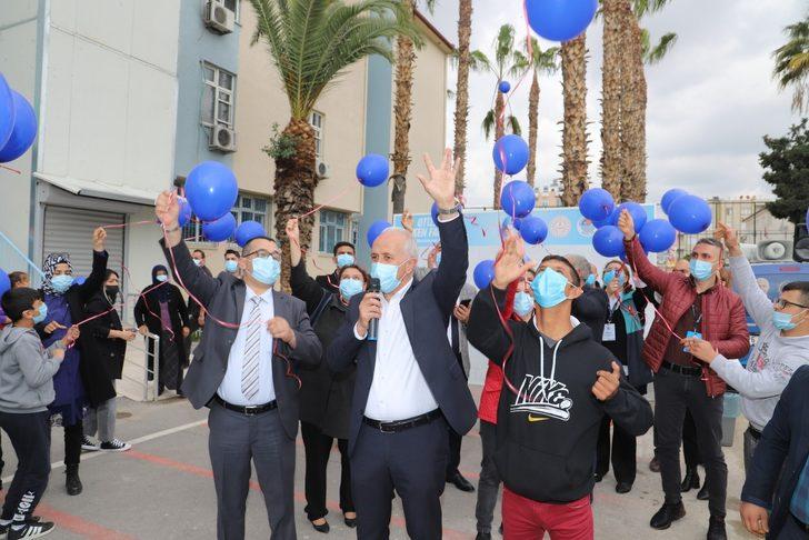 Gültak, özel çocuklarla buluştu, eğlencelerine ortak oldu G1