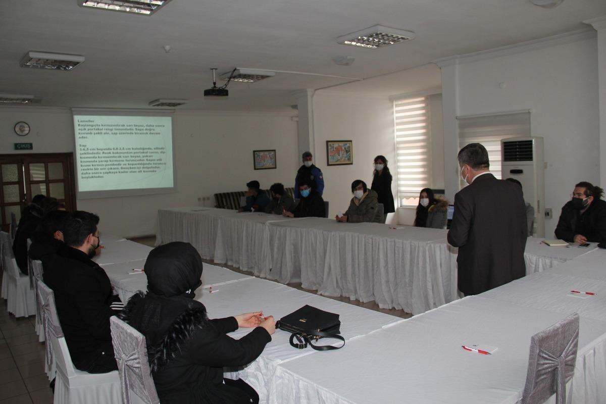 Karab&uuml;k&rsquo;te 15 gence mantar yetiştiriciliği kursu veriliyor