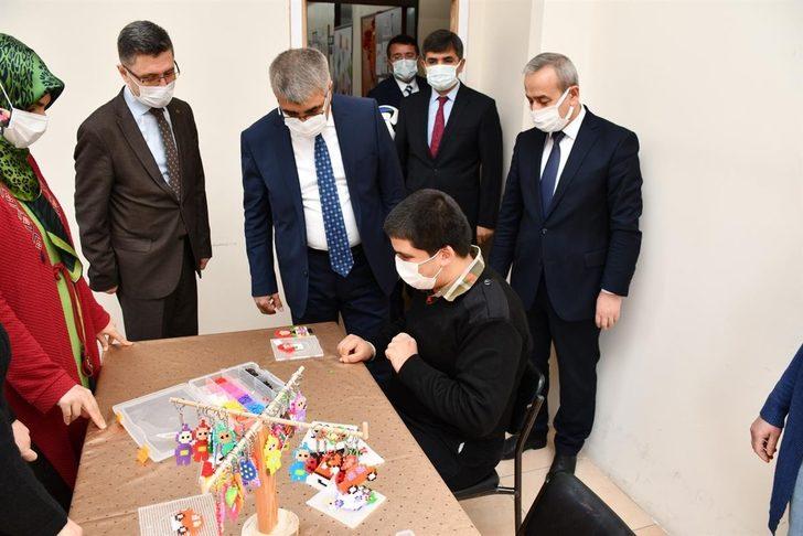 Vali Gürel engelli ve otizmli çocuklar ile bir araya geldi G3