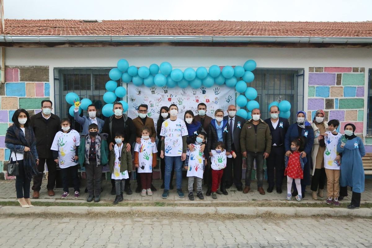 Nazmi Eren Rehabilitasyon Merkezi&rsquo;nden Otizm Farkındalık G&uuml;n&uuml; etkinliği