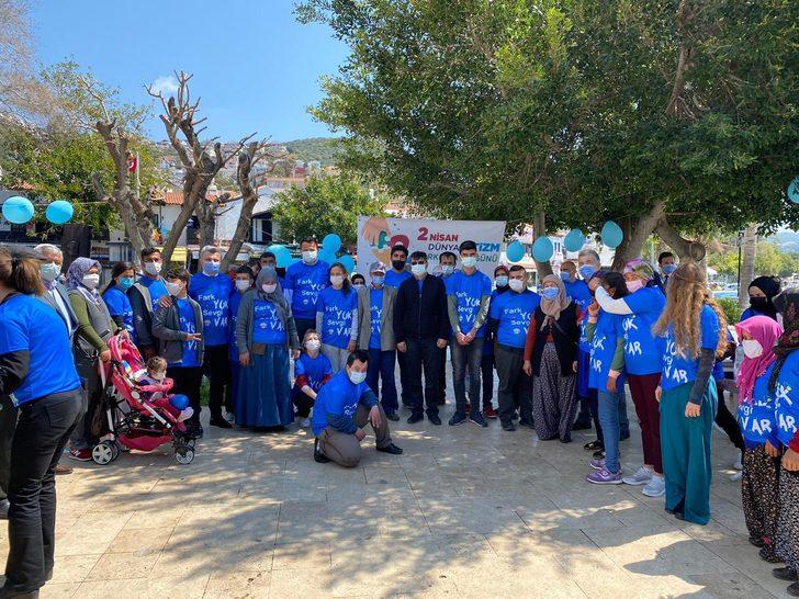 Kaş’ta otizmli çocuklar ve aileleri tekne turuyla eğlendi G5