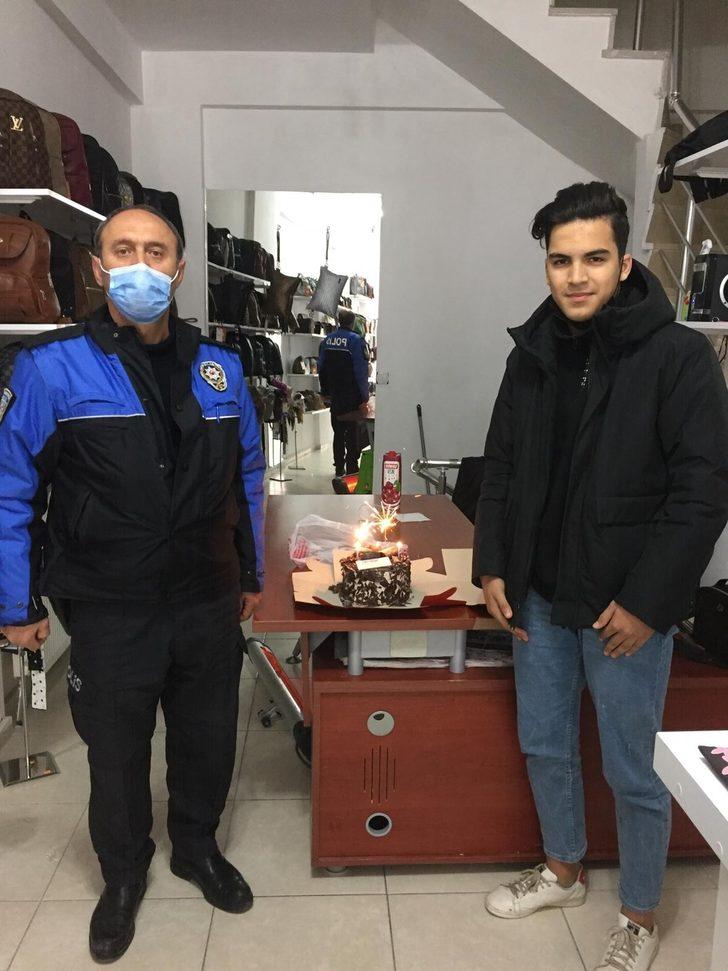 Polisler, meslektaşlarının talebini geri çevirmedi G1