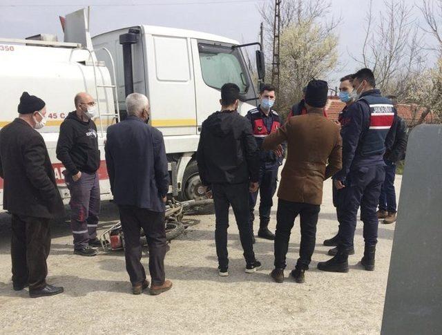 Motosiklet ile tanker çarpıştı: 1 yaralı