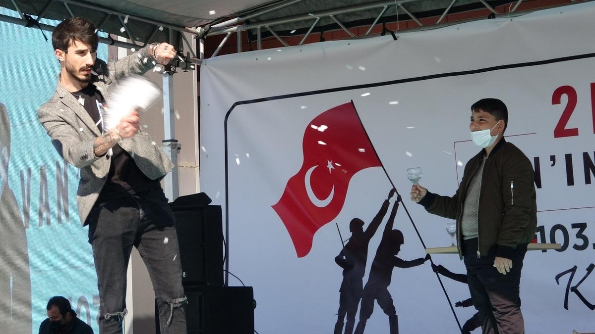 Van G&ouml;l&uuml; sahilinde kurtuluş etkinlikleri