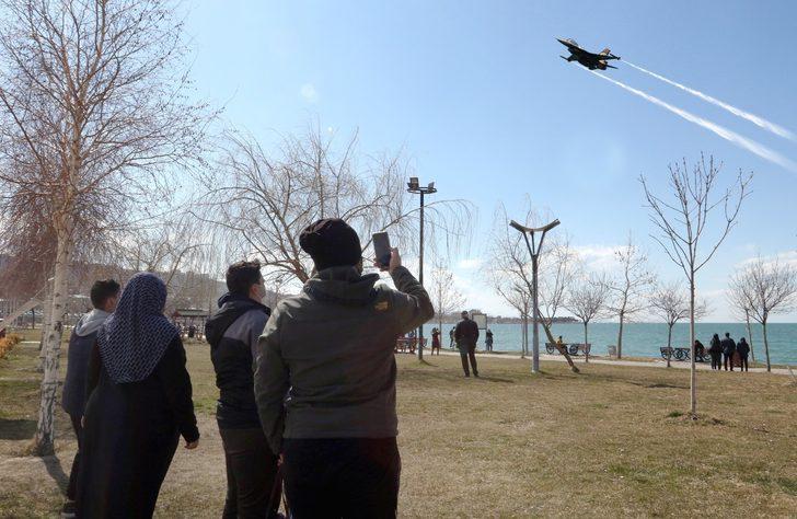 Van Büyükşehir Belediyesi, otizmli çocukları ve ailelerini yemekte ağırladı G4