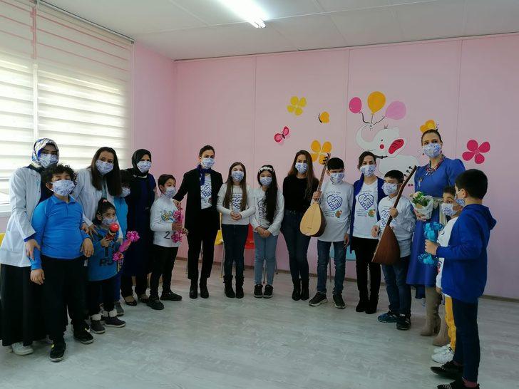 İlkokul çocuklarından otizmli çocuklara hediye G1