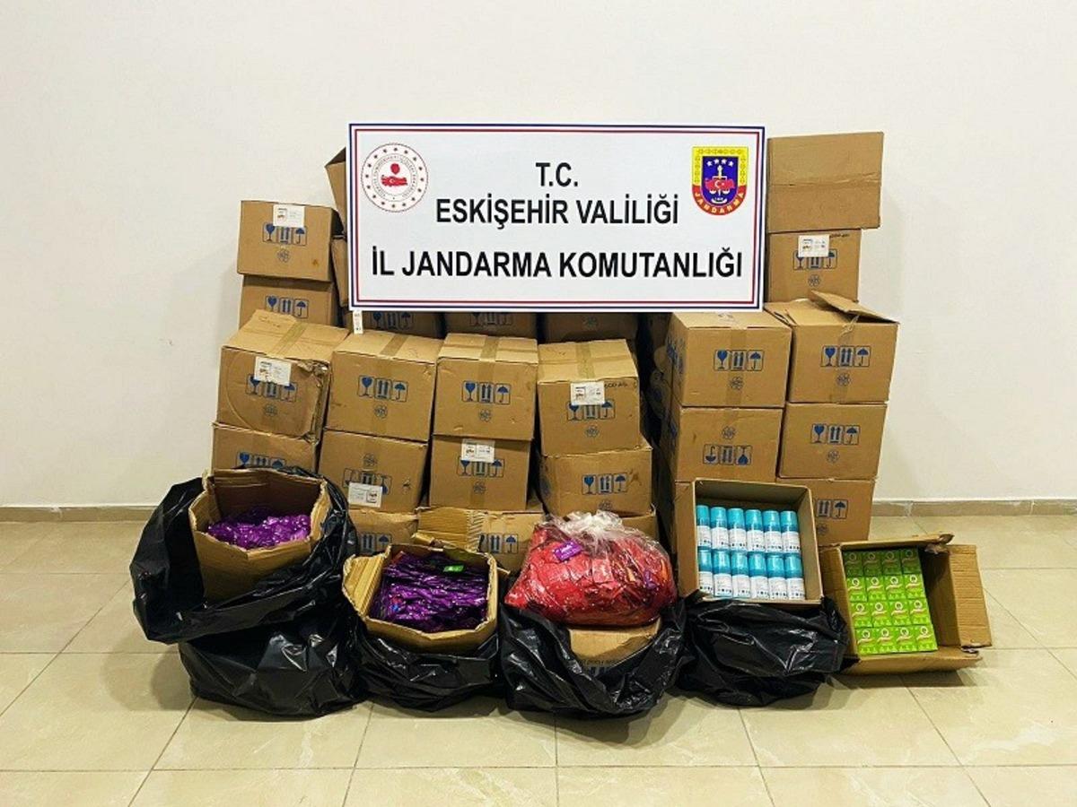 Sağlığa zararlı et ve dezenfektan bulunan depoya jandarma baskını