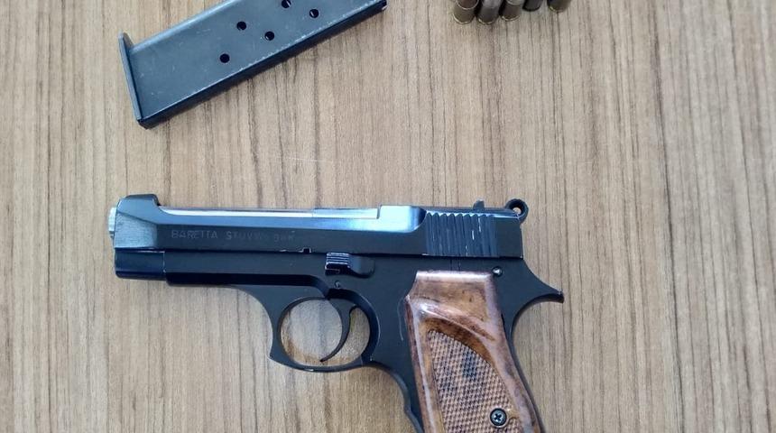 KAAN uygulamasıyla Antalya&rsquo;da bir şahıs ruhsatsız silahla yakalandı