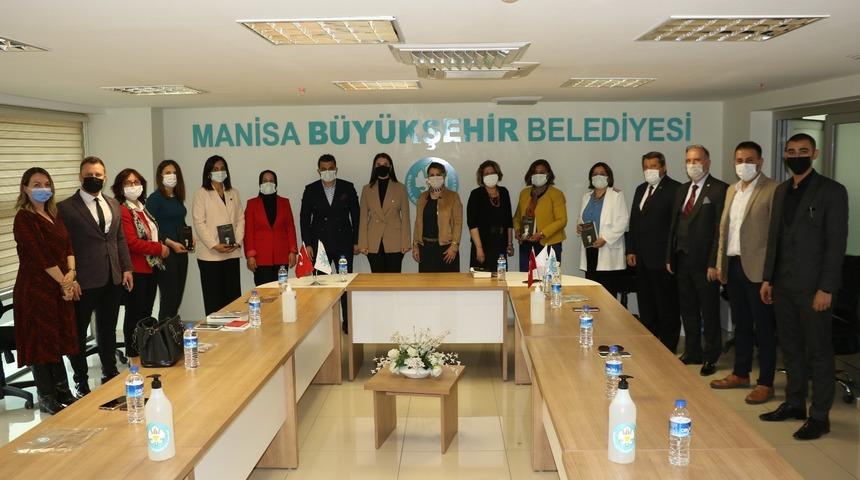 Yerel y&ouml;netimlerde kadınının yerini konuştular