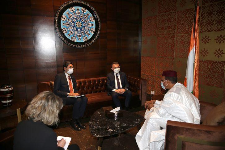 Cumhurbaşkanı Yardımcısı Oktay, Nijer'in yeni Cumhurbaşkanı Bazoum'un yemin törenine katıldı G2