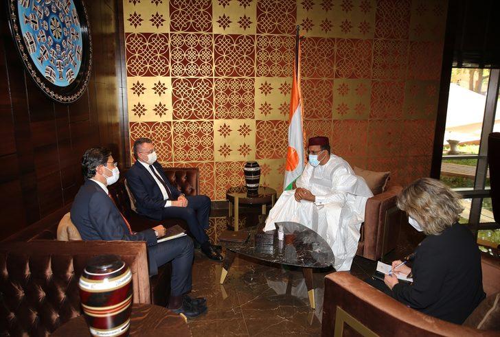 Cumhurbaşkanı Yardımcısı Oktay, Nijer'in yeni Cumhurbaşkanı Bazoum'un yemin törenine katıldı G5