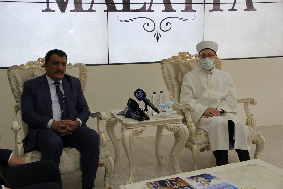 Diyanet İşleri Başkanı Erbaş, Malatya B&uuml;y&uuml;kşehir Belediye Başkanı G&uuml;rkan'ı ziyaret etti: