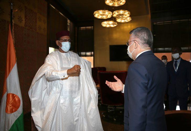 Cumhurbaşkanı Yardımcısı Oktay, Nijer'in yeni Cumhurbaşkanı Bazoum'un yemin törenine katıldı G3