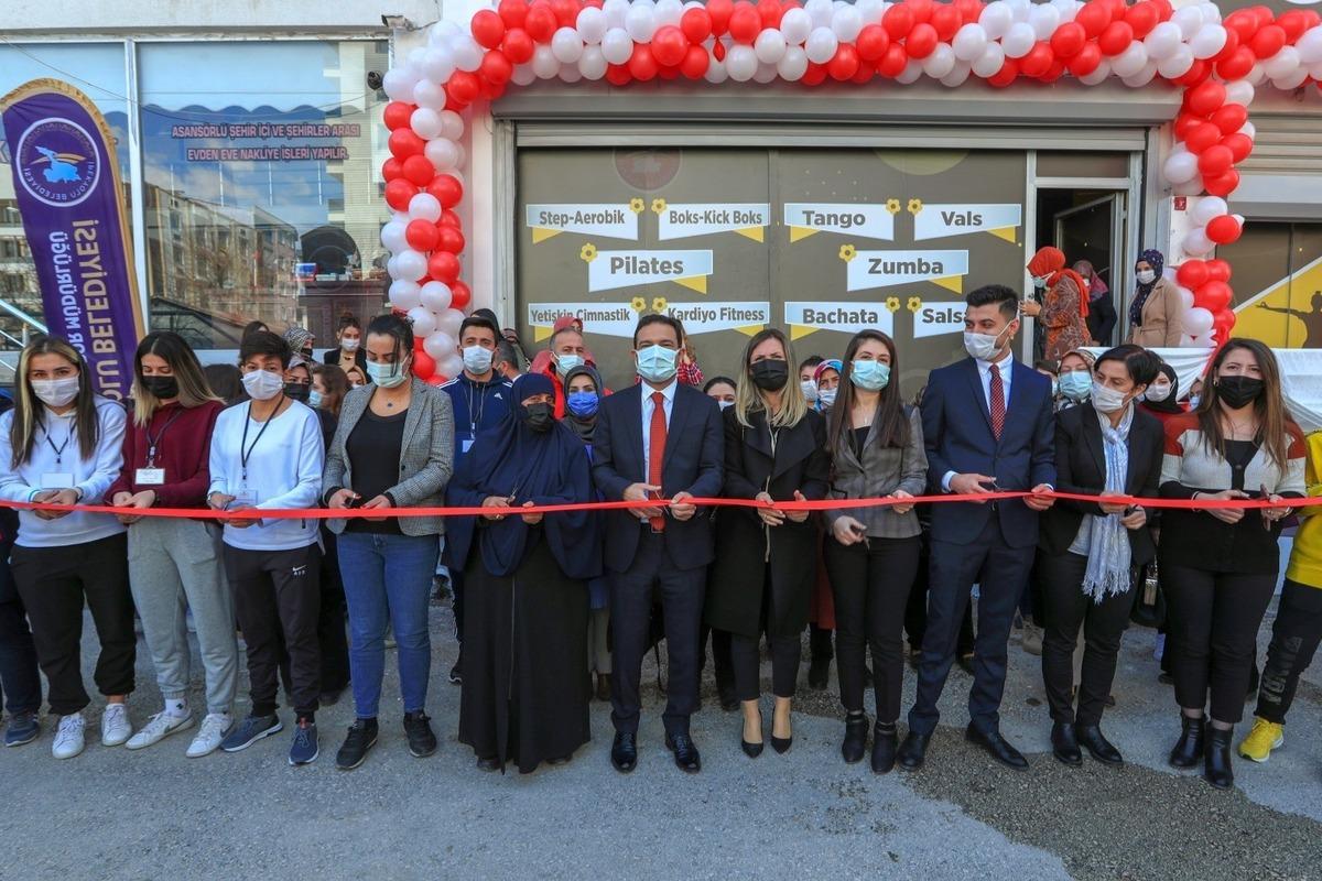 İpekyolu Belediyesinden &lsquo;Kadın Spor Merkezi&rsquo; a&ccedil;ılışı