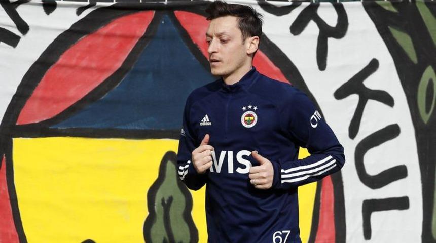 Fenerbahçe'ye Mesut Özil müjdesi! Sahaya indi...