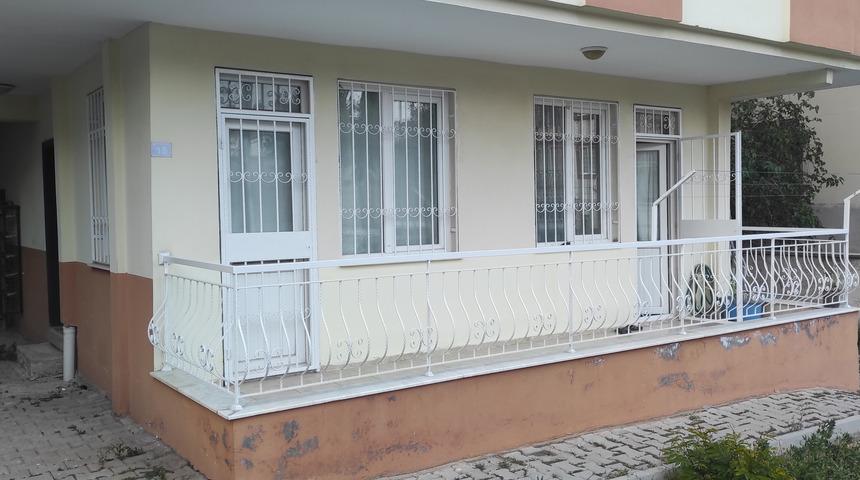 Her yeri beyaz gördüğünü söyledi, birkaç saat sonra ölü bulundu