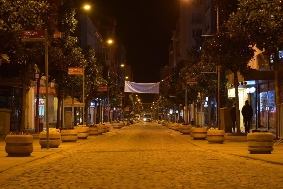 Kısıtlamalar Balıkesir&rsquo;de başladı