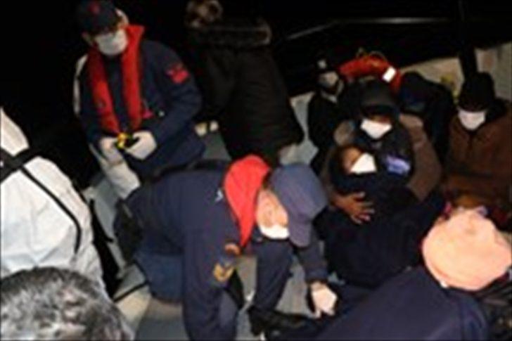 Yunanistan tarafından Türk kara sularına geri itilen 231 düzensiz göçmen kurtarıldı G1