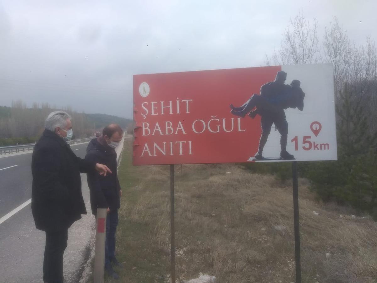 Şehitlik tabelalarının bakım ve onarımı yapıldı