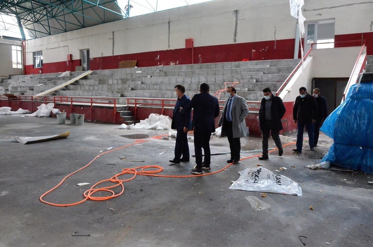 Kapalı Spor Salonu yenileme &ccedil;alışmaları başladı