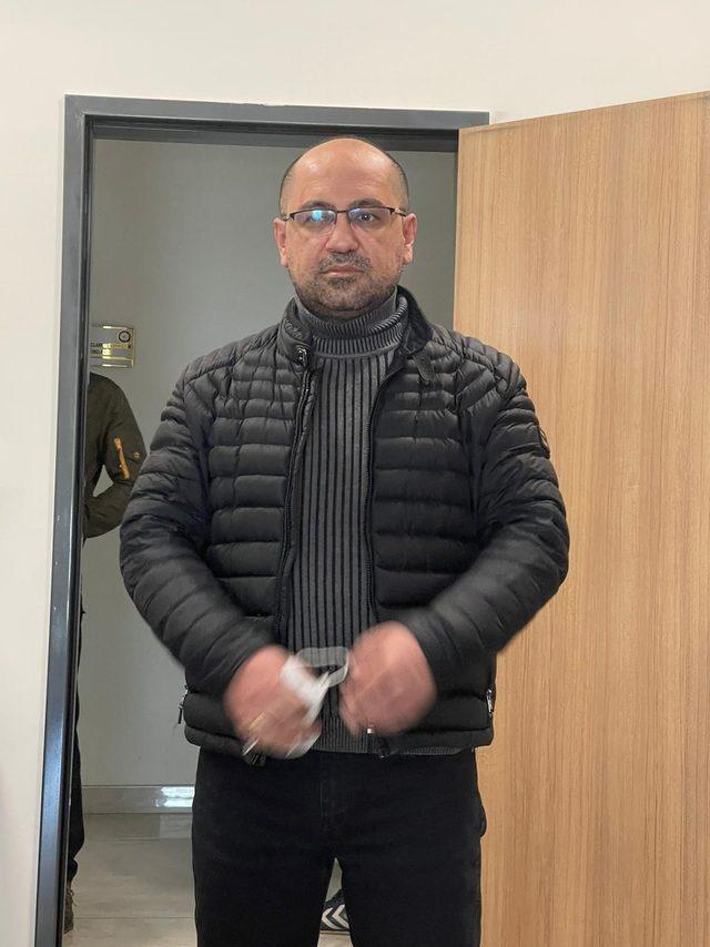 El altından piyasaya kırmızı reçeteli ilaç sokmaya çalışan doktora narkotik ekiplerinden operasyon 1